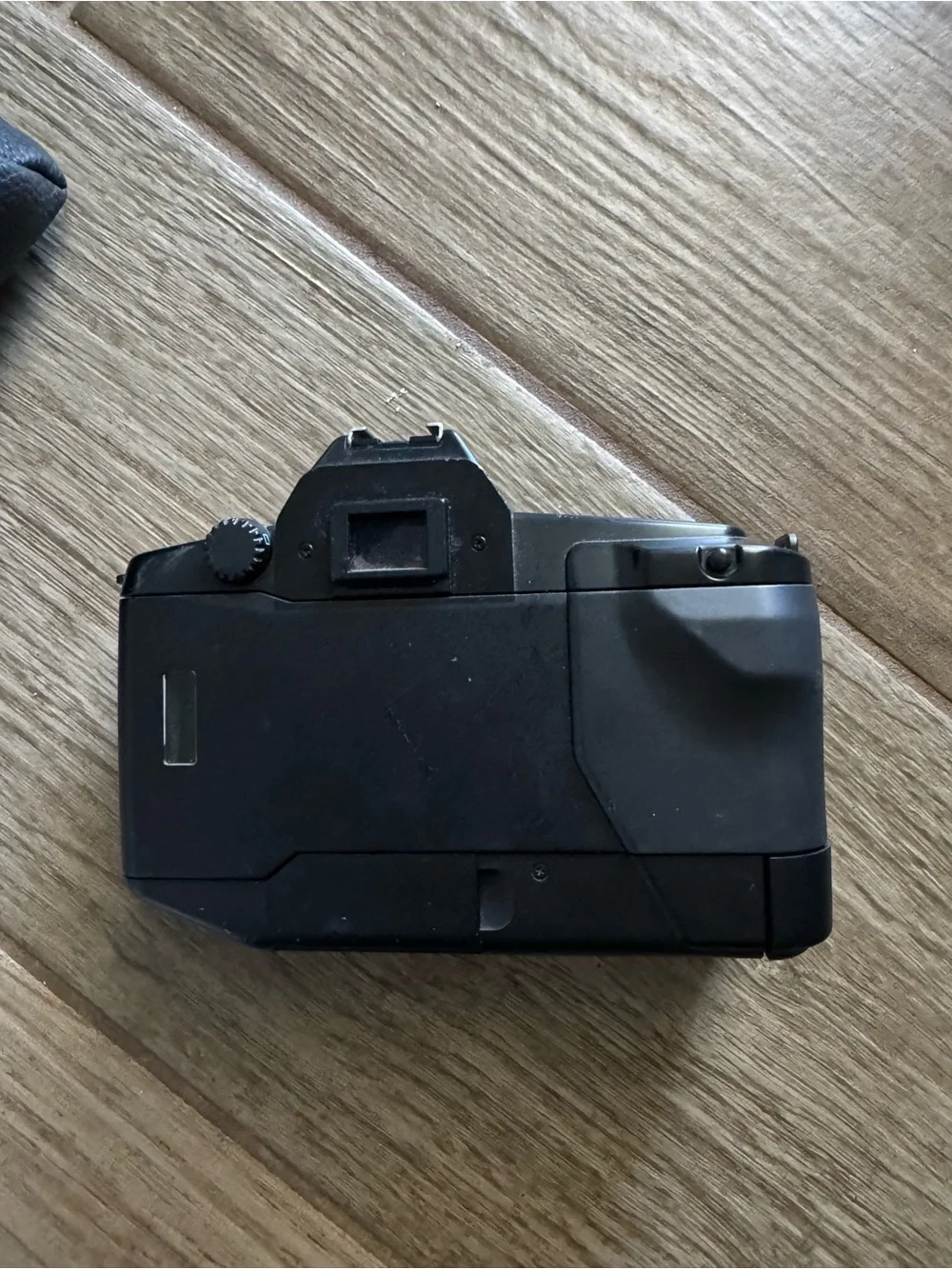 Canon EOS 650 Black 35mm Film SLR Camera Body
